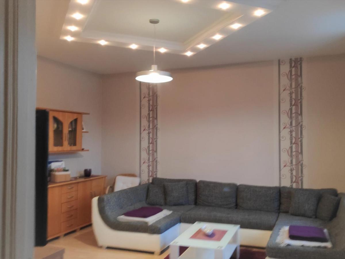 Ferienwohnung Zollner Burg  Bagian luar foto